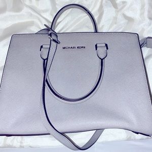 Michael Kors Women's Selma Medium Top-Zip Satchel